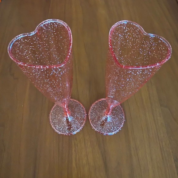 Valentine Heart Plastic Chamagne Flutes Glitter Pink Disposable - Picture 4 of 7